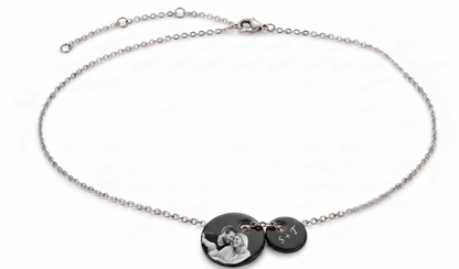Kette aus Edelstahl mit zwei schwarzen Plättchen für Bildgravur