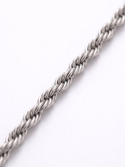 Nahaufnahme von Kordelkette und Karabiner